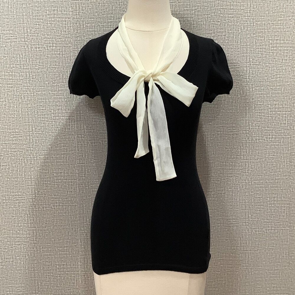 The Limited Short Sleeve Knit Bow Top Sweater sz XS Black Cream Pullover NWT